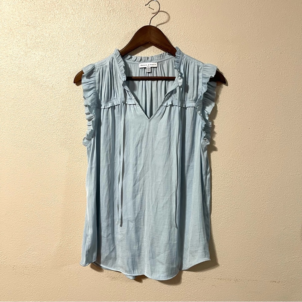 Madison D’Amelie Sky Blue Ruffled V-Neck Sleeveless Blouse Size Medium Women’s